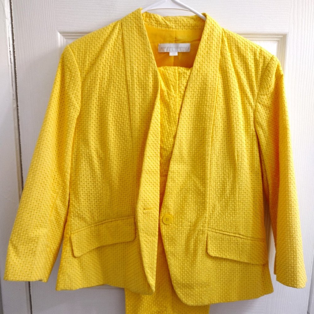 New York and Company: Two piece Eyelet Suit Sunflower Yellow